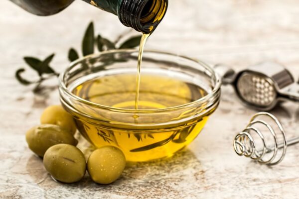 Huile d&rsquo;olive : bienfaits, cuisson et quantité raisonnable
