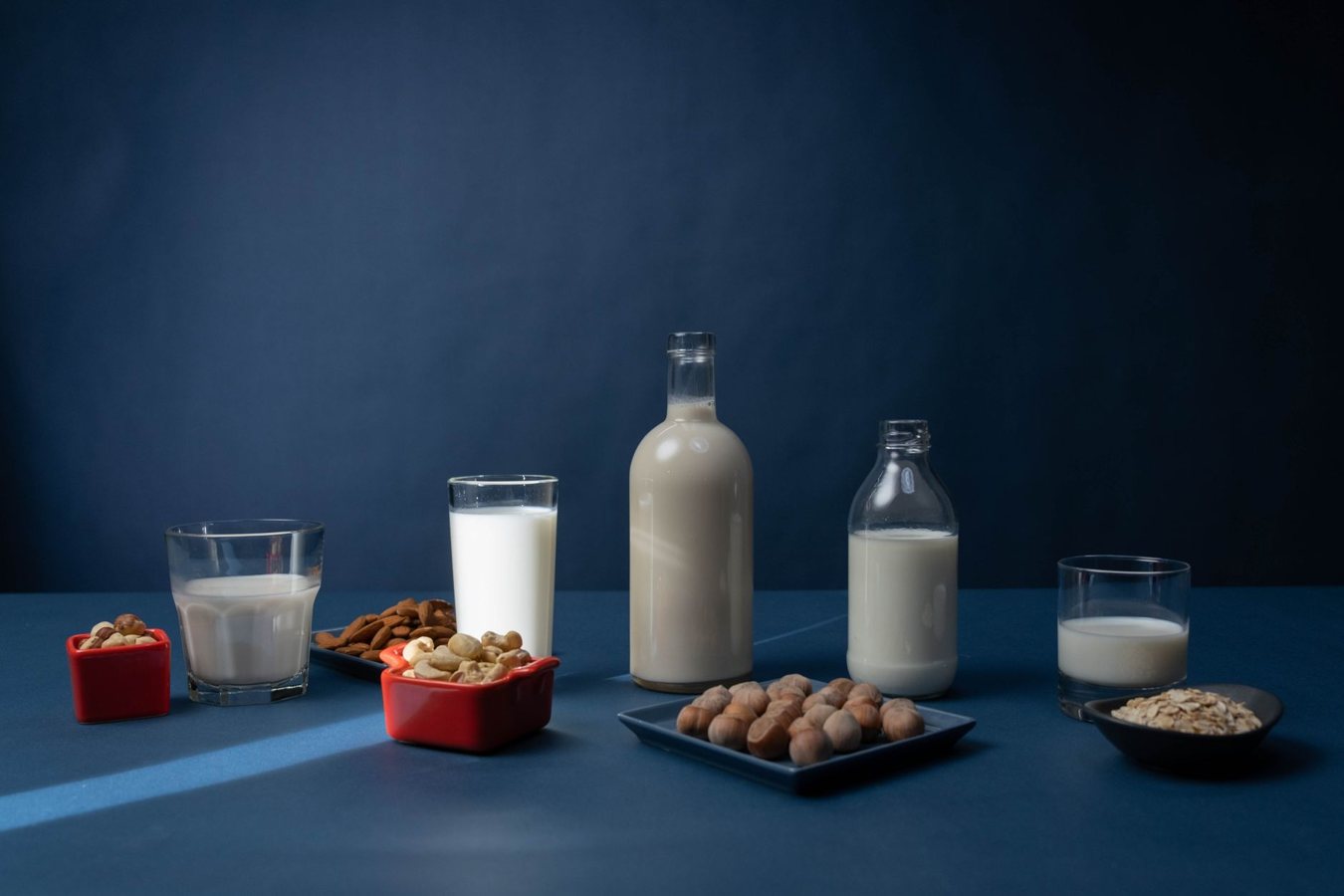 Quel lait végétal est le moins calorique ? Comparatif prudent