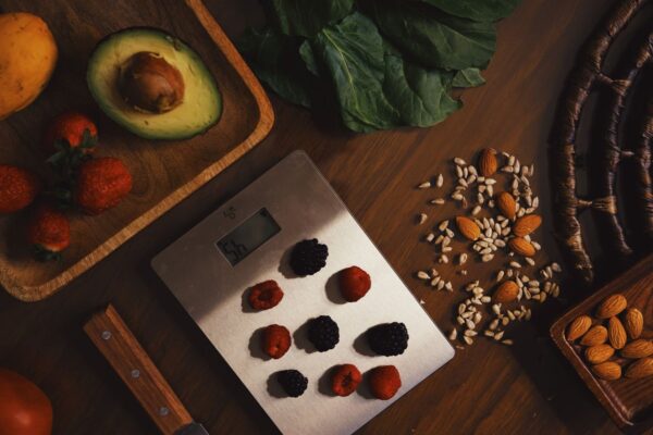 Poids d&rsquo;un avocat : calories, portion et repères nutritionnels