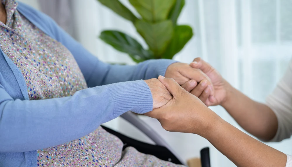 Aide à domicile : les critères qui rassurent vraiment les familles