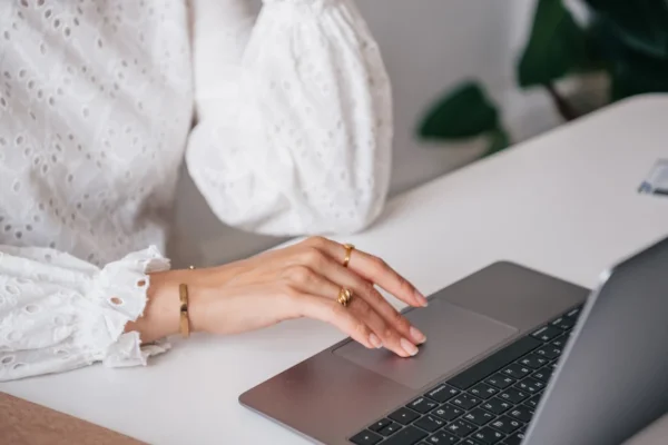 Formation aux annales akashiques en ligne : comment choisir son accompagnement ?